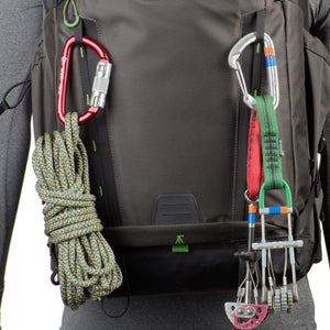 Daisy chain, ice axe loops and additional lash points for expanding your carry capacity